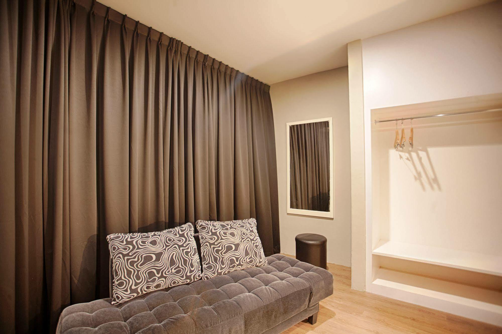 New Boutique Hotel Johor Bahru Exterior photo
